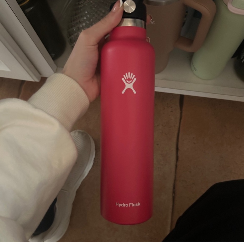 Hydro Flask Slim Bottle - Coral Red Finish